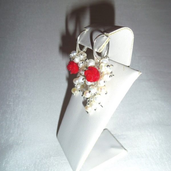 perlové strapcové náušnice s koralovým kvetom image