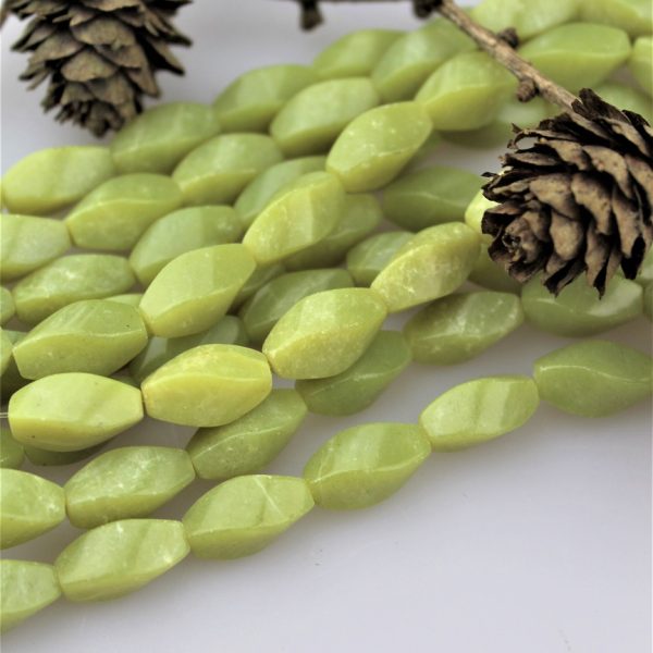 nefrit korálky vruty 8x16mm image