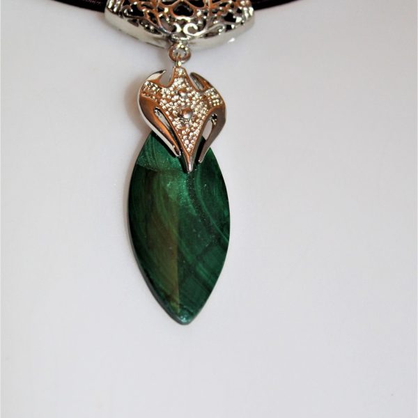 malachitový prívesok luxusný image