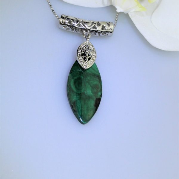 malachit prívesok amazonka image