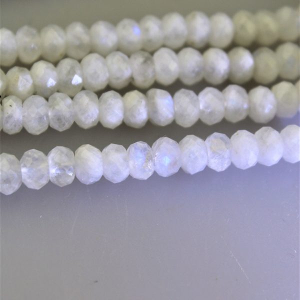 mesačný kameň korálky 4x6mm image