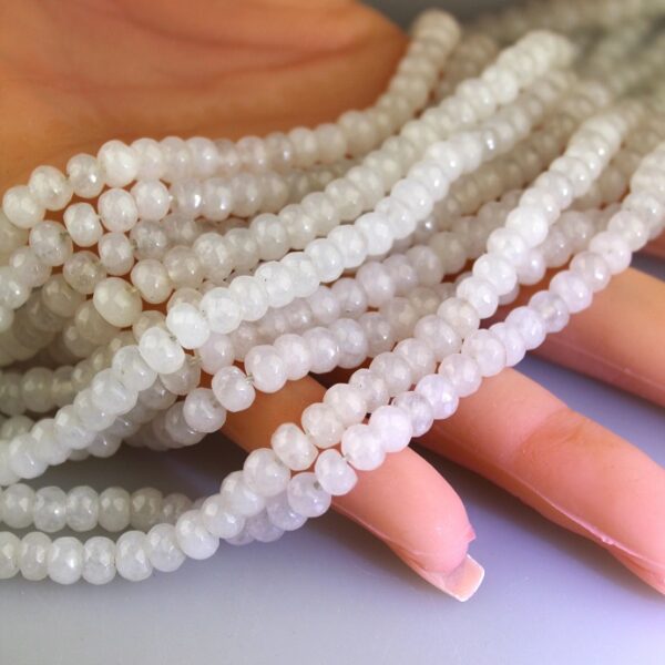 mesačný jadeit brúsený 4x6mm-polšnúra - jad-48