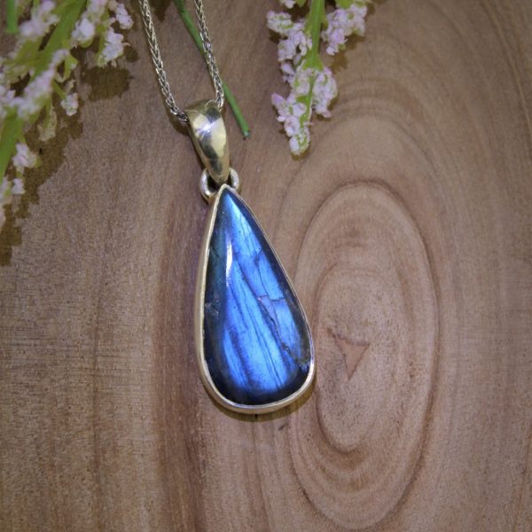 strieborný prívesok labradorit image