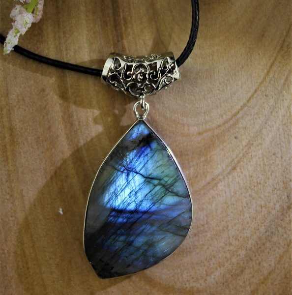 labradorit prívesok slza image